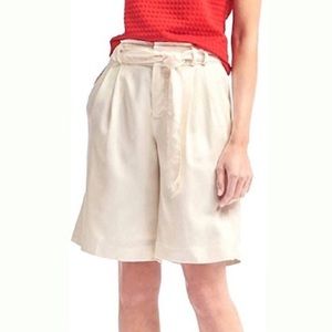 Banana Republic 10.5” Avery Short